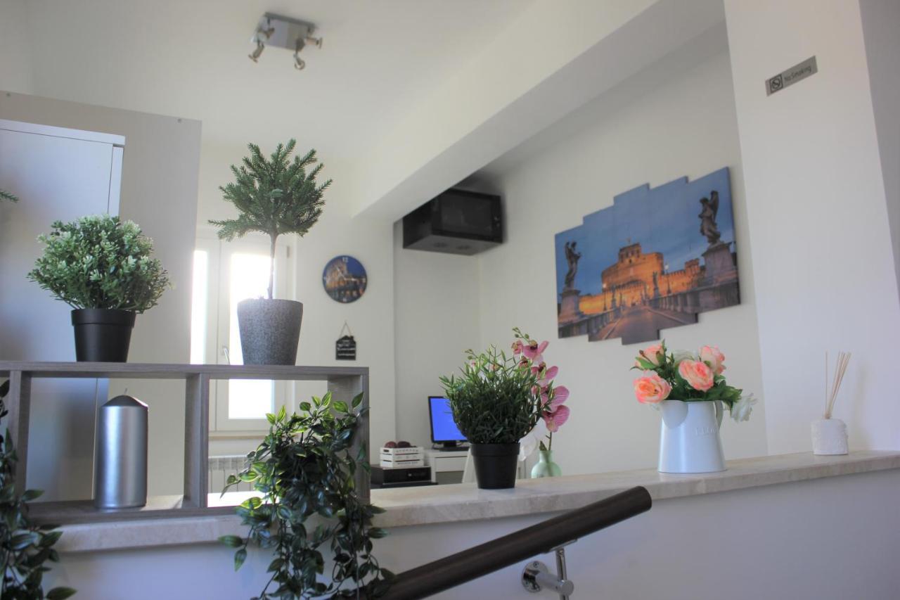 Roman Sunrise Rooms — Photos 1