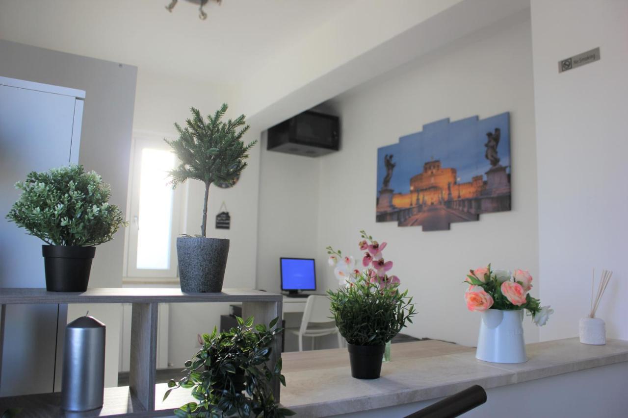 Roman Sunrise Rooms — Photos 3